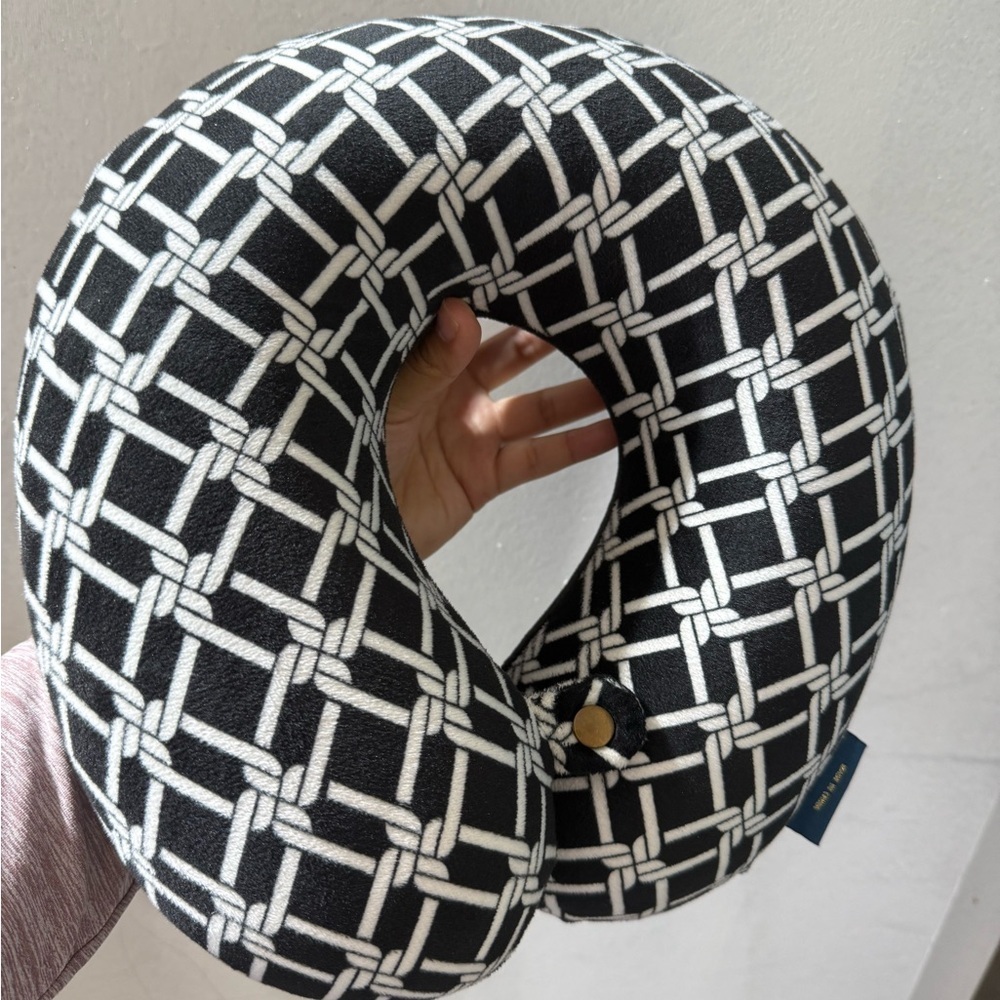 Black and White Travel Neck Pillow